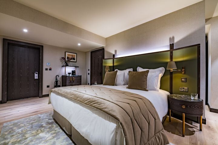 Room 21 of 121