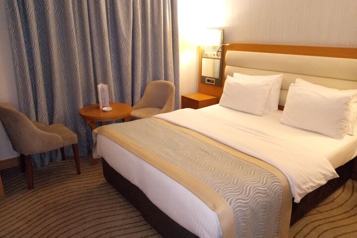 Room 18 of 50