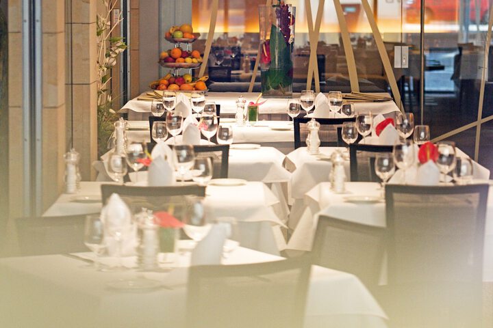 Dining 39 of 50