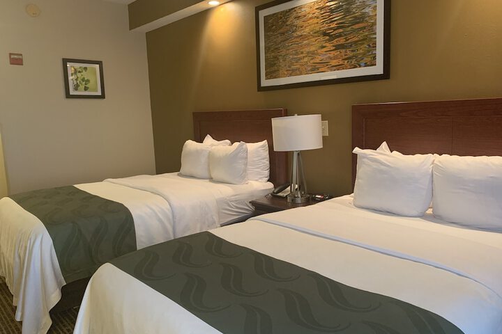 Standard Room, King or Two Doubles (3 of 14)