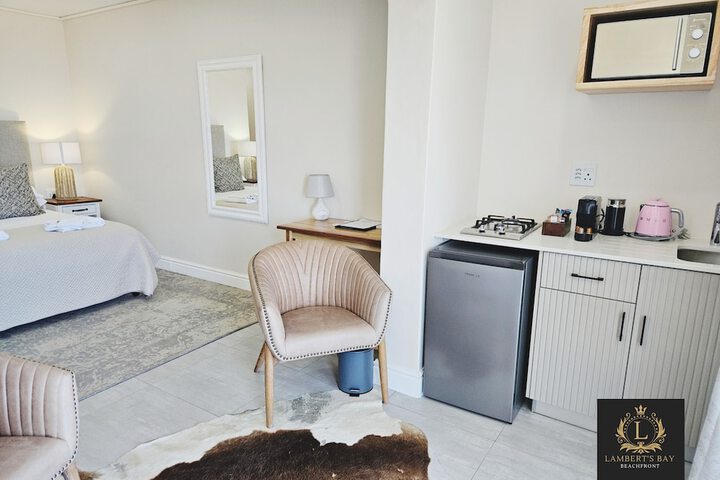 Room 8 of 28