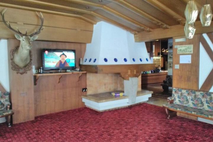 HOTEL & CAMPING GISSER