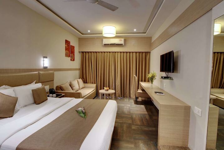 Room 9 of 38