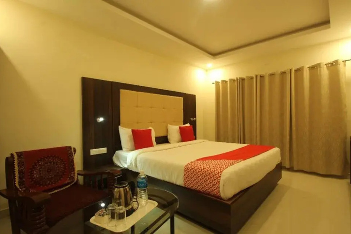 Room 3 of 16