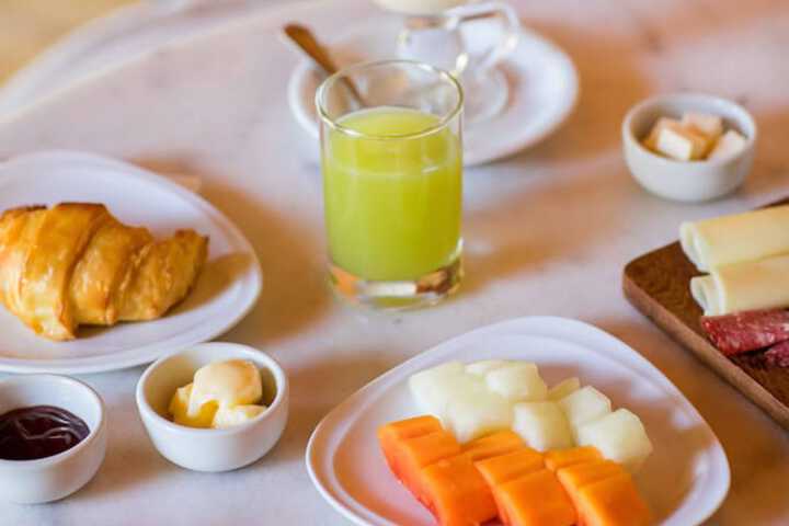 Breakfast/Coffee Service 108 of 131
