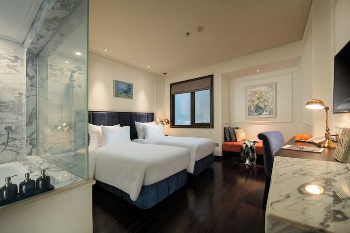 Room 46 of 144