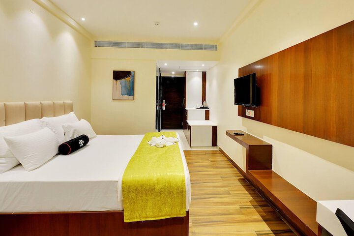Room 15 of 32