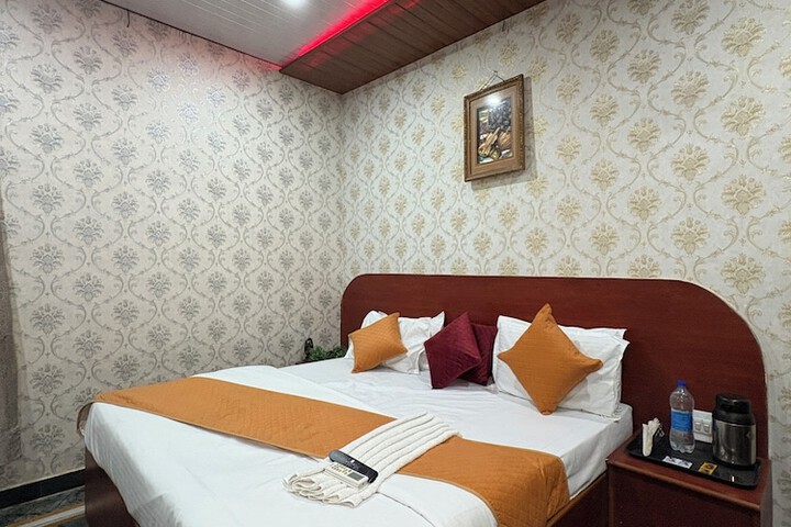 Room 10 of 31