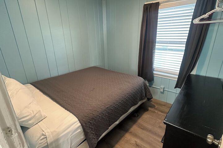 Room 18 of 134
