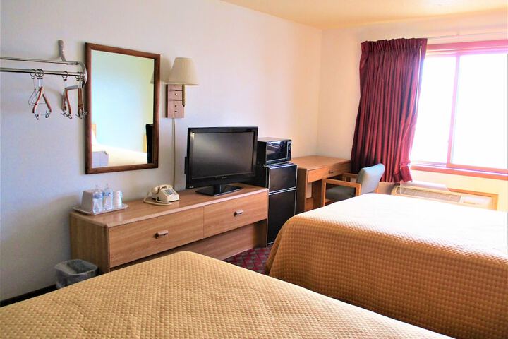 Room 3 of 16