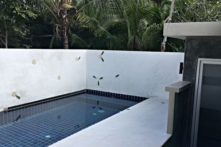 Pool 14 of 105