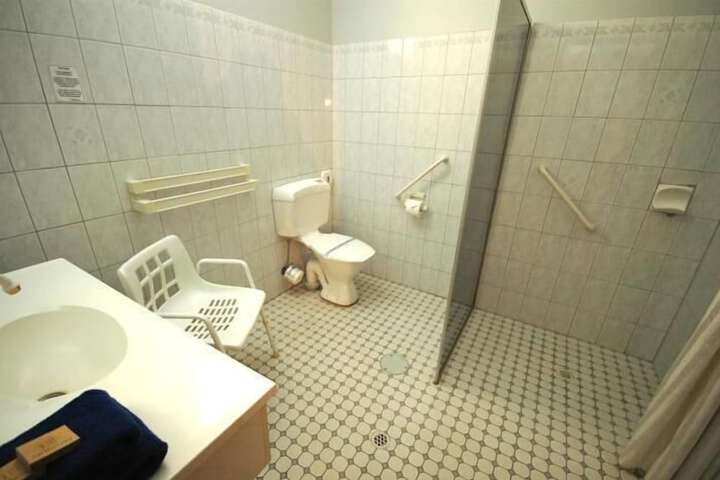 Room 8 of 16