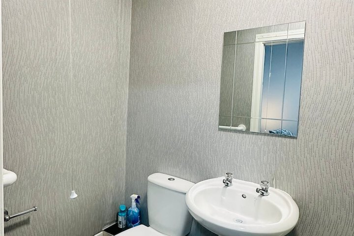 Room 32 of 44