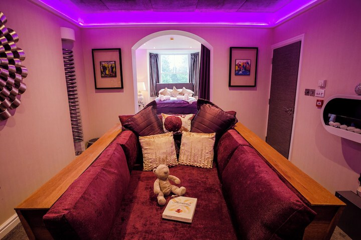 Room 205 of 390