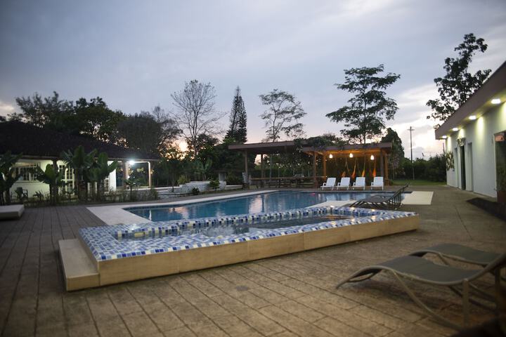 Pool 32 of 40