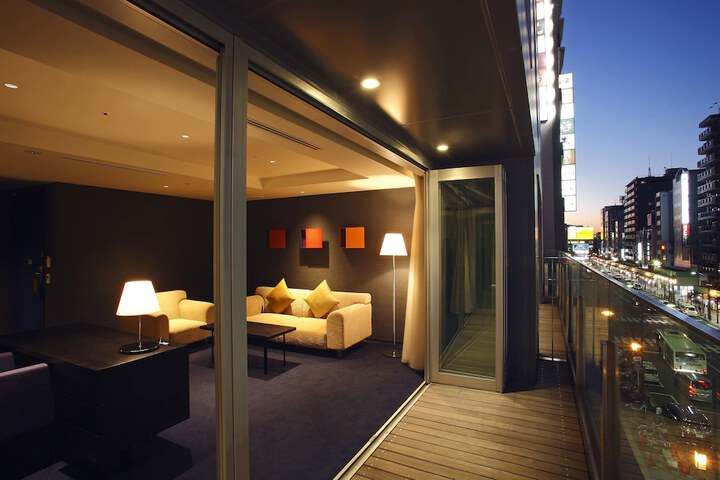 Room 27 of 120