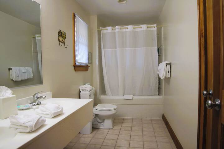 Room 62 of 66