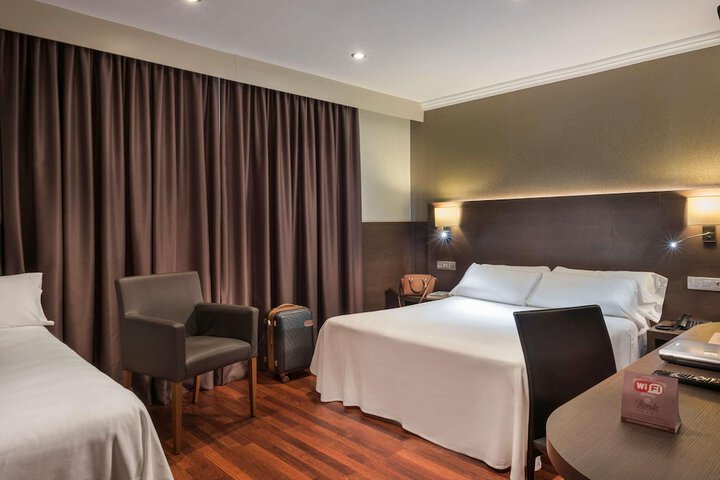 Room 28 of 108