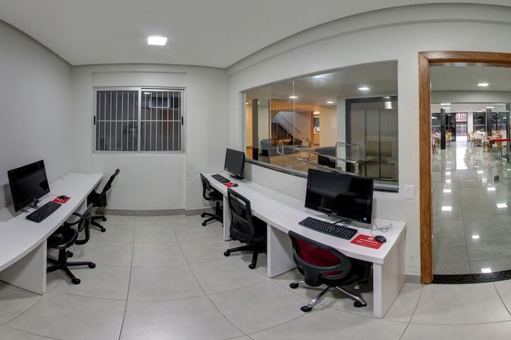 Business Center 38 of 41