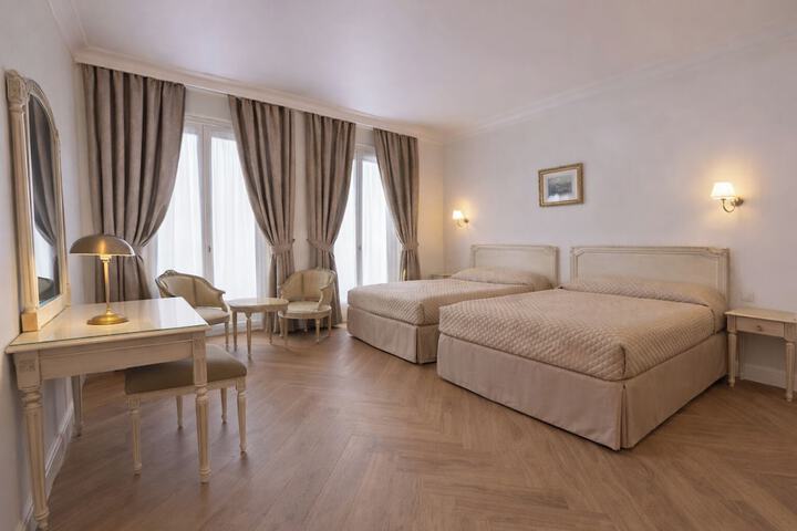 Room 6 of 31