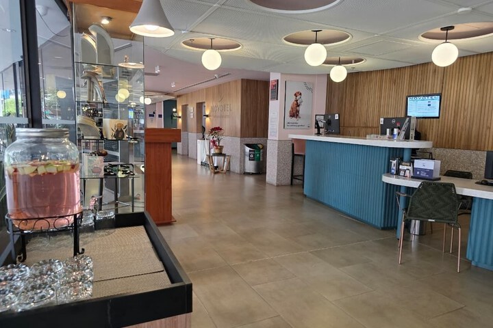 Guest Lobby
