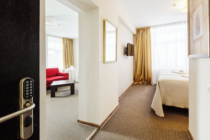 Room 80 of 113