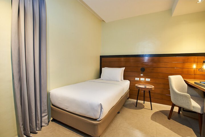 Room 38 of 156