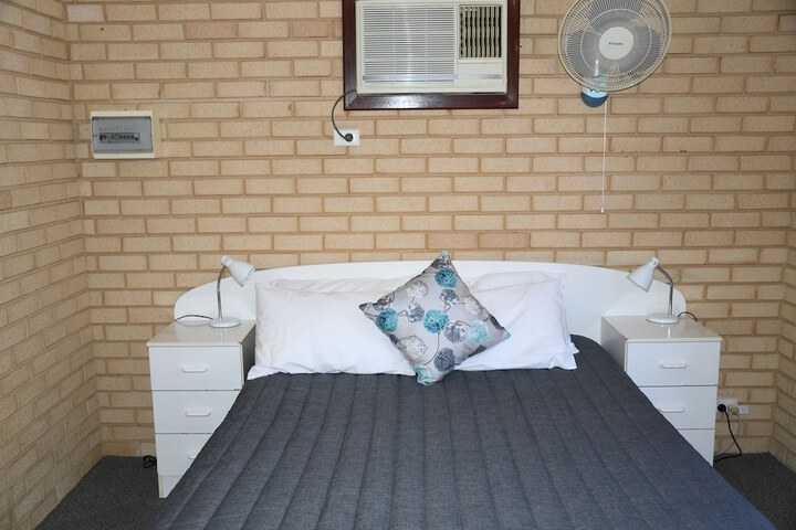 Room 7 of 27