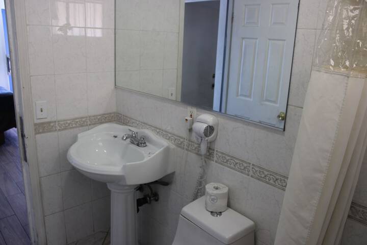 Room 14 of 68