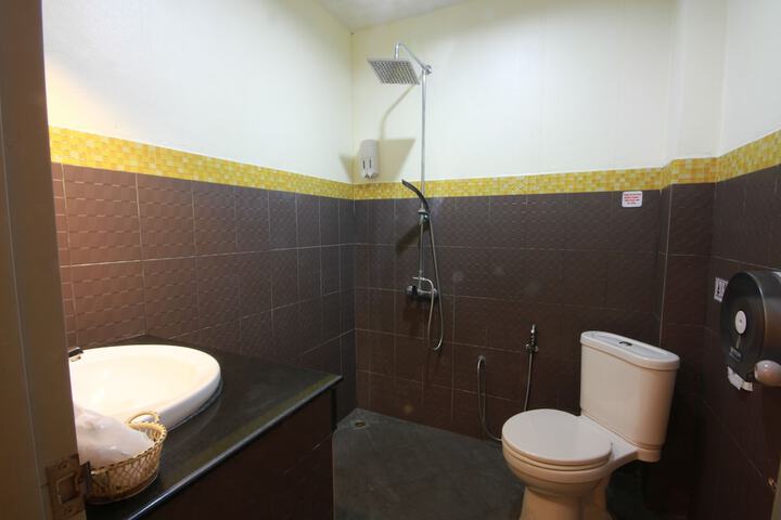 Room 9 of 65