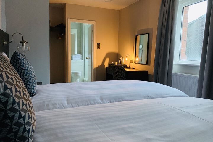 Room 27 of 105