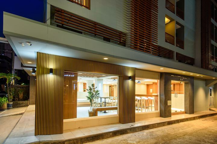 Hotel 37 of 38
