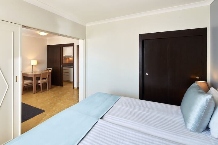 Room 12 of 40