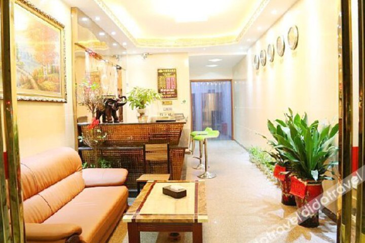 Huanan Business Hotel