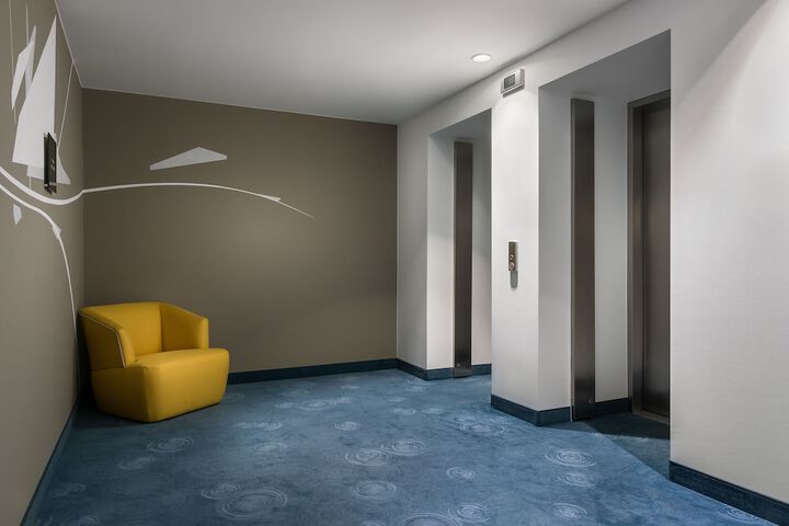 Ballroom/Hall 64 of 70