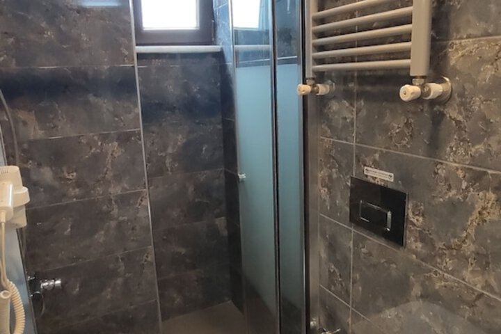 Room 63 of 100