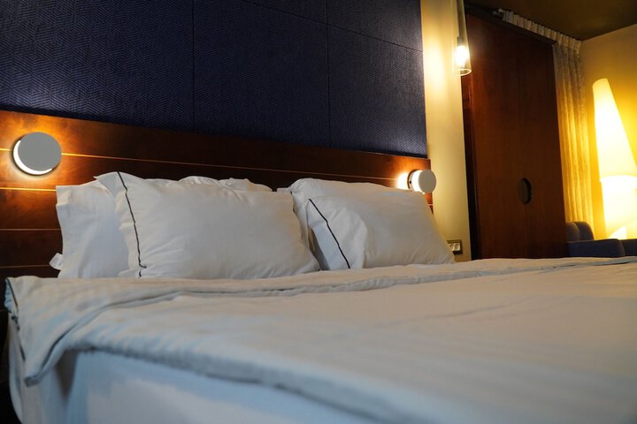 Room 14 of 65