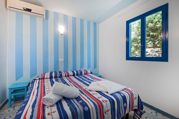 Room 7 of 65
