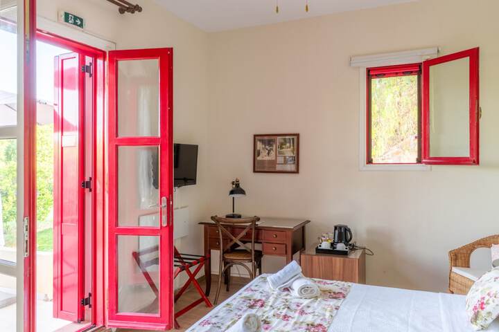 Room 3 of 91