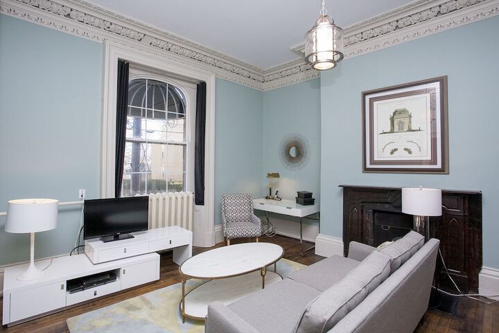 Room 18 of 28