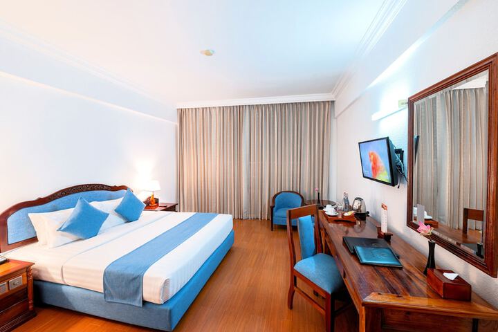 Room 28 of 133