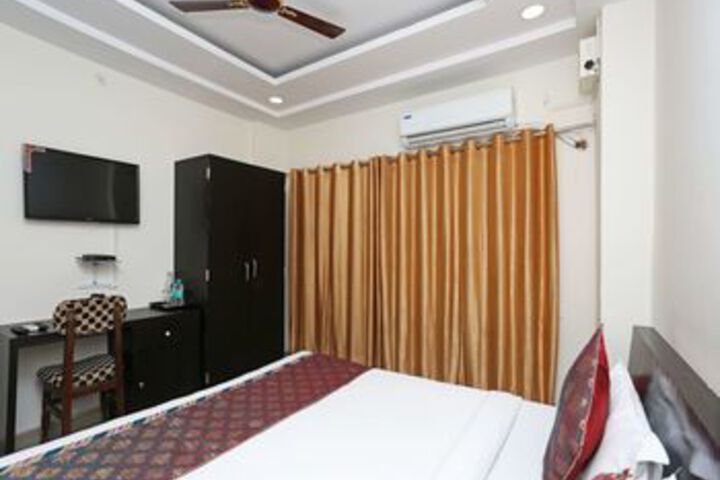 Room 6 of 21