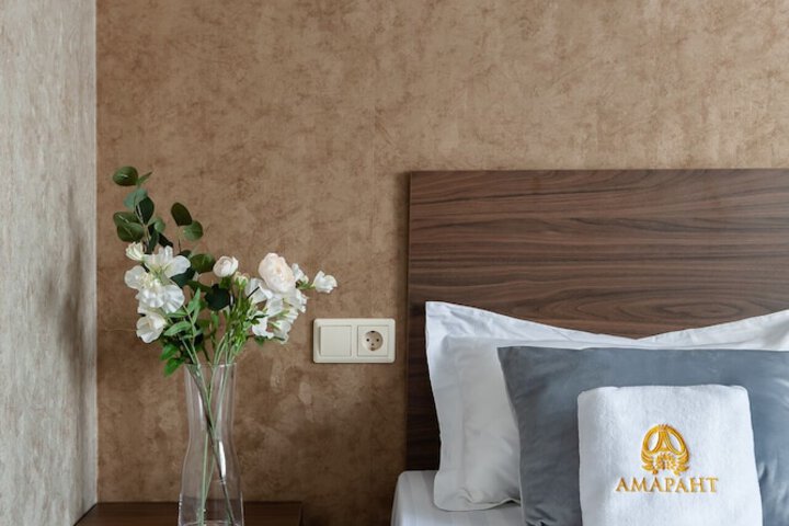 Room 3 of 49