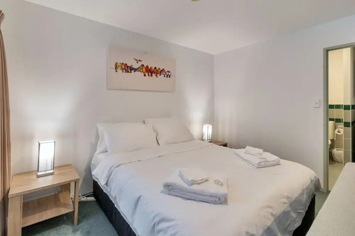 Room 3 of 12
