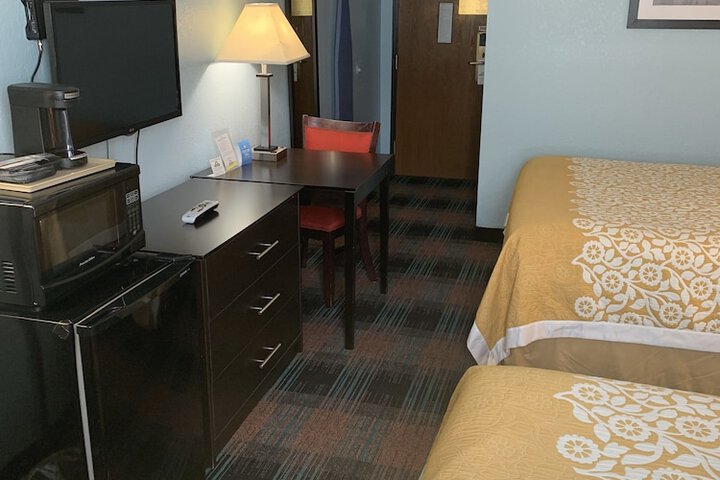 Room 11 of 17