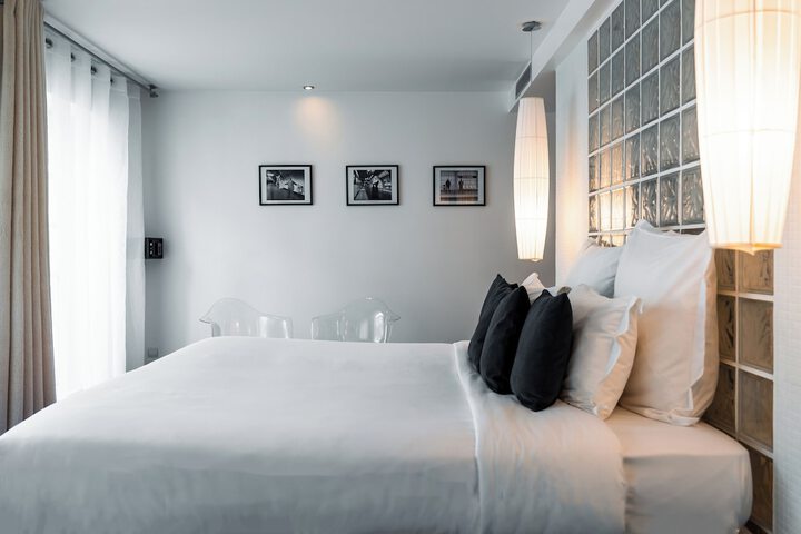 Room 11 of 52