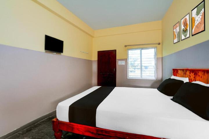 Hotel O Mayuri Lodge