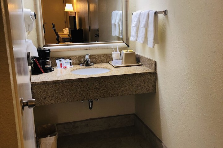 Room 36 of 41