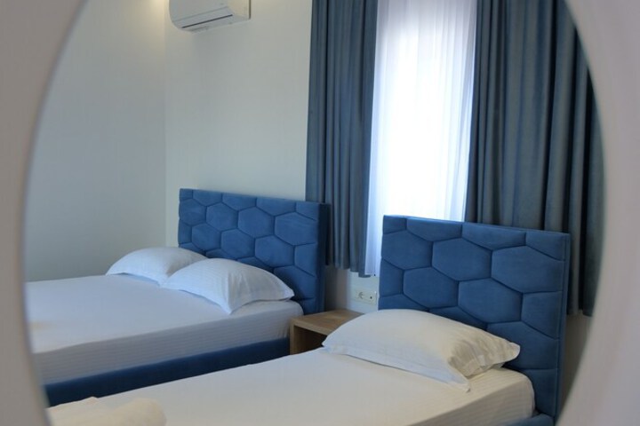 Room 20 of 53