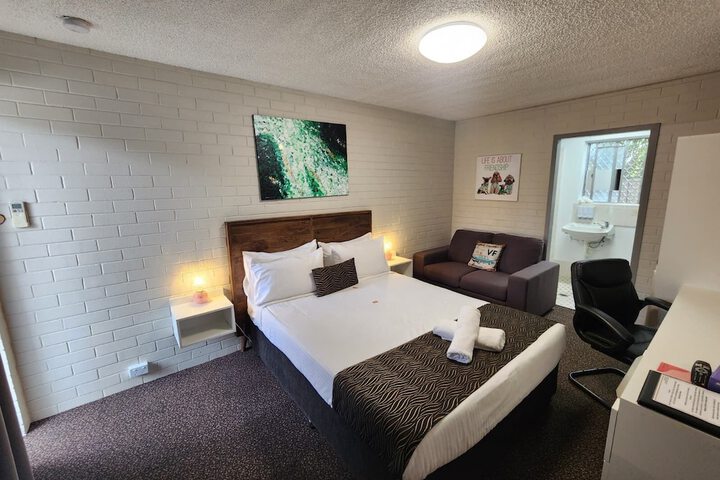 Room 34 of 46